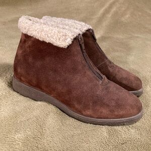 NWOT Vintage Cobbie Cuddlers Brown Suede Leather Ankle Boots 8W
